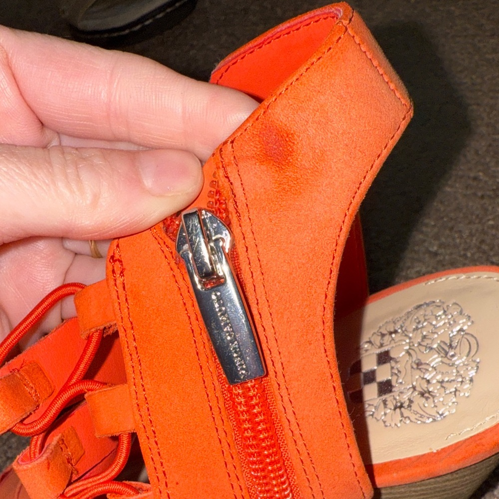 Stylish Coral Red Vince Camino Women's Sandals - Picture 7 of 7